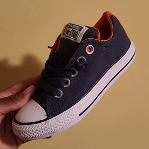 Navy blue Converse